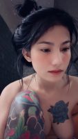 Hot Idol xăm trổ Huỳnh Bảo Trân 2004 liveshow móc cua
